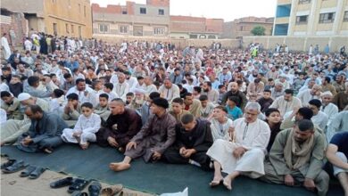 الله اكبر كبيرا تكبيرات عيد الاضحى تملأ الأجواء.. ملايين المصريين يؤدون الصلاة في سرور