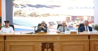11 توجيها هاما من محافظ الوادى الجديد خلال المجلس التنفيذى 