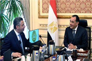رئيس الوزراء يتابع مع وزير التموين استعدادات استقبال عيد الأضحى المبارك 