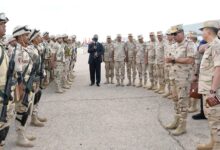 المتحدث العسكرى:وزيرالدفاع والإنتاج الحربي يلتقي عدداً من مقاتلي المنطقة الغربية العسكرية 