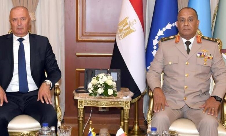المتحدث العسكرى: الفريق أشرف سالم زاهر يلتقى نائب رئيس مجلس الوزراء وزير دفاع البوسنة والهرسك 