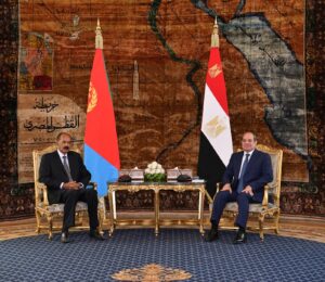 عقب مراسم استقباله.. الرئيس السيسي يُجري مباحثات موسعة مع نظيره الإريتري 