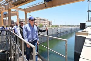 وزيرالري من قناطر أسيوط الجديدة: المشروع يحافظ على كل نقطة مياه ويخدم 1.6 مليون فدان بالصعيد 