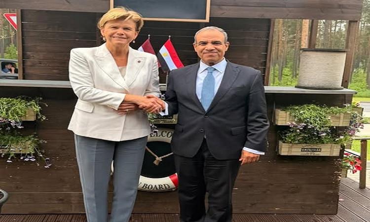 وزير الخارجية يشيد بمستوى العلاقات الثنائية المتميزة بين مصر ولاتفيا 