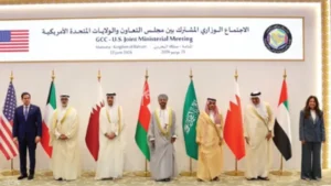 بيان خليجي أميركي يشدد على حرية الملاحة في هرمز 