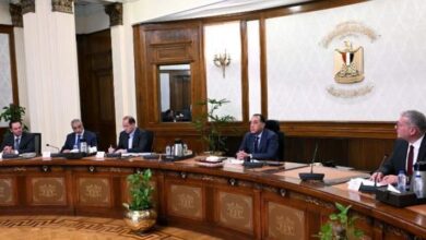 رئيس الوزراء يتابع موقف تدبير الاعتمادات المالية لتوفير المنتجات البترولية  