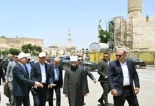 رئيس الوزراء يتفقد أعمال ترميم وإعادة إحياء مسجد "المسبح" بالسيدة عائشة  