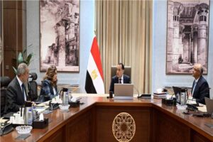 مدبولى يتابع الموقف التنفيذي للمشروعات التنموية والخدمية بمحافظة الإسكندرية 