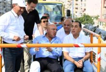 رئيس الوزراء ووزير النقل يستقلان عربة بالمرحلة الأولى لمترو الإسكندرية لمتابعة معدلات التنفيذ ميدانياً