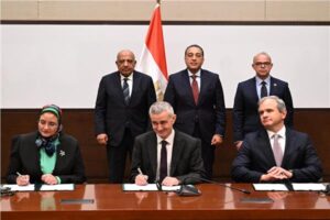 رئيس الوزراء يشهد توقيع اتفاقيتي استثمار وتشغيل وشراء الطاقة لمحطة "جبل الزيت"