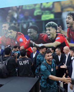 وزراء الطيران والشباب والصحة يستقبلون بعثة المنتخب الوطني بمطار العلمين