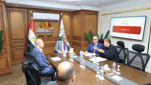 محافظ الجيزة يتابع خطط العمل ومستوى الخدمات بمركز ومدينة أبو النمرس ويوجه بسرعة إنجاز ملفات التصالح والتقنين وإزالة المخالفات وسرعة البت في تراخيص المباني والمحال وتيسير الإجراءات 