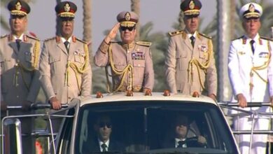 بالزى العسكري.. الرئيس السيسي يجري جولة تفقدية بمقر القيادة الاستيراتيجية