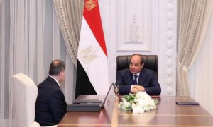 الرئيس السيسي يستقبل وزير الداخلية بالعلمين