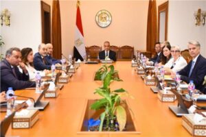 خلال لقائه وفد البرلمان الأوروبي وزير الخارجية: الارتقاء بأوضاع حقوق الإنسان عملية ممتدة وتراكمية