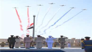 عروض جوية للمظلات والدرونز ولقطات تذكارية مع عائلات الشهداء يزينّ افتتاح "القيادة الاستراتيجية"