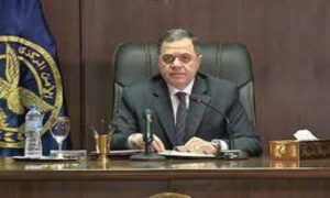 وزير الداخلية يعتمد حركة الترقيات والتنقلات السنوية لضباط الشرطة
