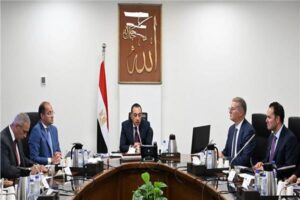 رئيس الوزراء يتابع جهود زيادة المخزون الاستراتيجي من المنتجات البترولية 