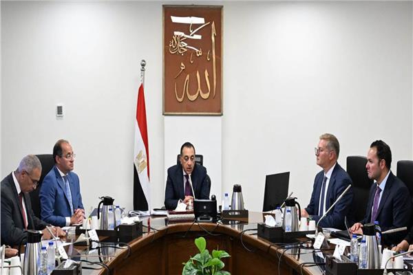 رئيس الوزراء يتابع جهود زيادة المخزون الاستراتيجي من المنتجات البترولية 