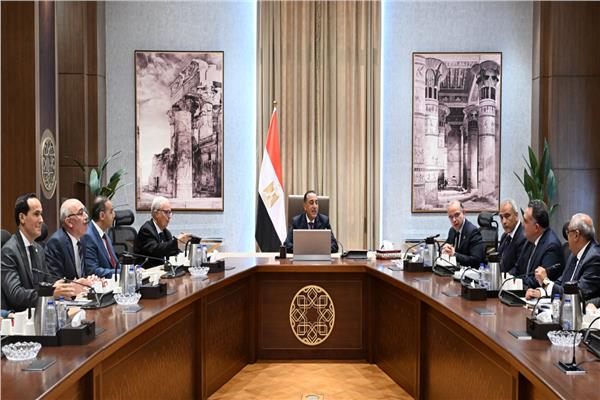 رئيس الوزراء يستعرض جهود تحفيز بيئة الاستثمار في شبه جزيرة سيناء 