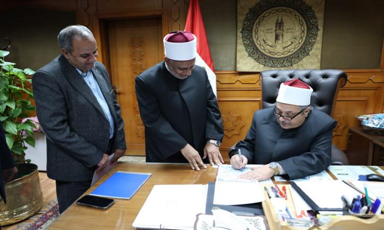 القائم بعمل وكيل الأزهر يعتمد نتيجة الدور الثاني للشهادة الثانوية لمعاهد فلسطين بنسبة نجاح 97.71% للقسمين العلمي والأدبي  