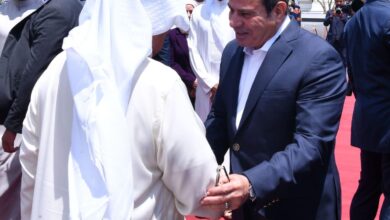 الرئيس السيسي يودع الملك حمد بن عيسى في ختام زيارته لمصر