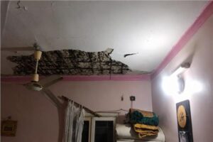 إصابة سيدة في انهيار جزئي لسقف منزل بالسويس جراء الزلزال 