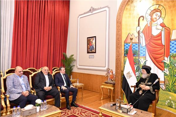 البابا تواضروس يستقبل رئيس هيئة الإسعاف 