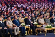 الرئيس السيسى يحذر من الاستعلاء بالمناصب أو الوظائف أو بالتدين أو بالشعور بالاستقامة.. إصلاح المؤسسات الحقيقى يحتاج مسار جاد والهدف ليس عسكرة الدولة ويؤكدهدف دورات الأكاديمية العسكرية تحصين الشباب ضد فكرة تخريب مصر