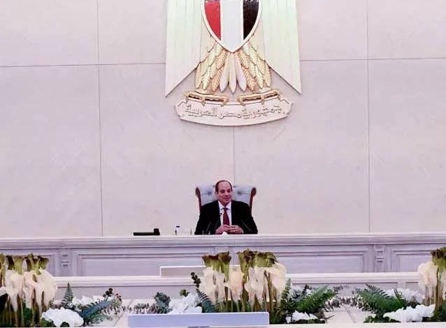 الرئيس السيسي لـ"المسؤولين": لا تخافوا.. ابذلوا أقصى ما عندكم واتركوا الأمر لله ويوجه بترشيد تكاليف تراخيص السيارات وتحسين الخدمات المقدمة للمواطنين