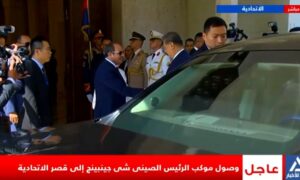 الرئيس السيسي يستقبل نظيره الصيني عقب وصول موكبه بقصر الاتحادية