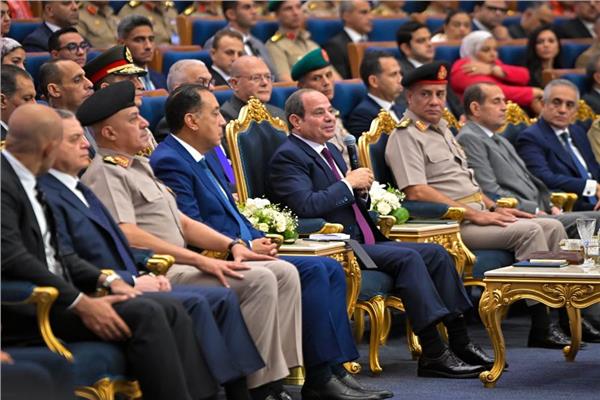 الرئيس السيسي يشهد حفل تخرج الدورة رقم 6 للجهات والهيئات القضائية 