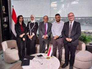 ظهور رائع للواء الدكتور سمير فرج في لقاء خاص لمدة ساعتين على شاشة قناة اليمن 