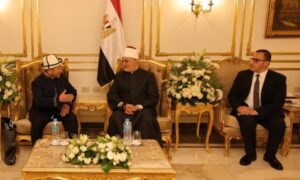 المفتي ورئيس الإدارة الدينية لمسلمي قيرغيزستان يبحثان التعاون المشترك