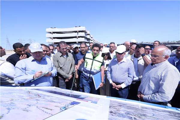 وزارة النقل يتابع تنفيذ مشروع خط سكة حديد «الفردان - بئر العبد - العريش - طابا» بطول 500 كم