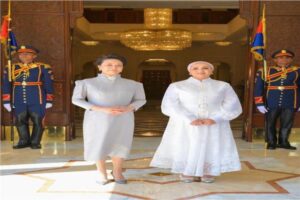 السيدة انتصار السيسي: «سعدت باستقبال ضيفة مصر العزيزة السيدة بينغ لي يوان» 