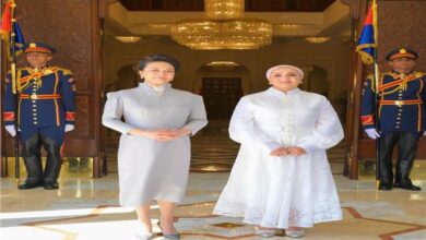 السيدة انتصار السيسي: «سعدت باستقبال ضيفة مصر العزيزة السيدة بينغ لي يوان» 