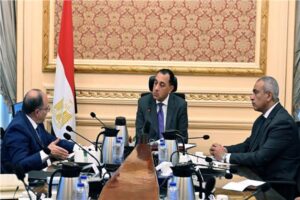 رئيس الوزراء: دعم توطين صناعة الدواء والمستلزمات الطبية وزيادة الإنتاج