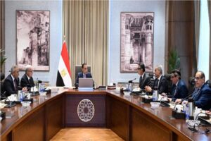 مدبولي يستعرض تنفيذ تكليفات الرئيس السيسي بضرورة ضبط حركة الأسواق  