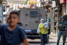 الأمم المتحدة تحذر: تهجير 33 ألف فلسطيني من مخيمات الضفة ينذر بتطهير عرقي 
