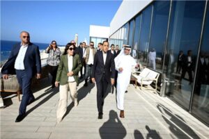 وزيرة الإسكان تستعرض تنسيقات إتاحة الأرض لشركة مشروع «رأس الحكمة»