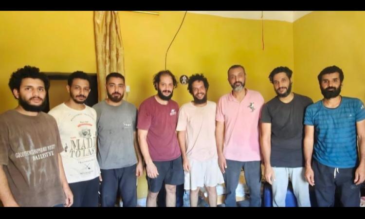 الإفراج عن البحارة المصريين المختطفين على متن سفينة في الصومال