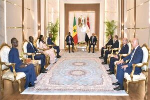 الرئيس السيسي يبحث مع نظيره السنغالي تعزيز العلاقات التاريخية والتعاون بين البلدين ويؤكد استعداد مصر لدعم تنفيذ"الخطة الخمسية للسنغال"