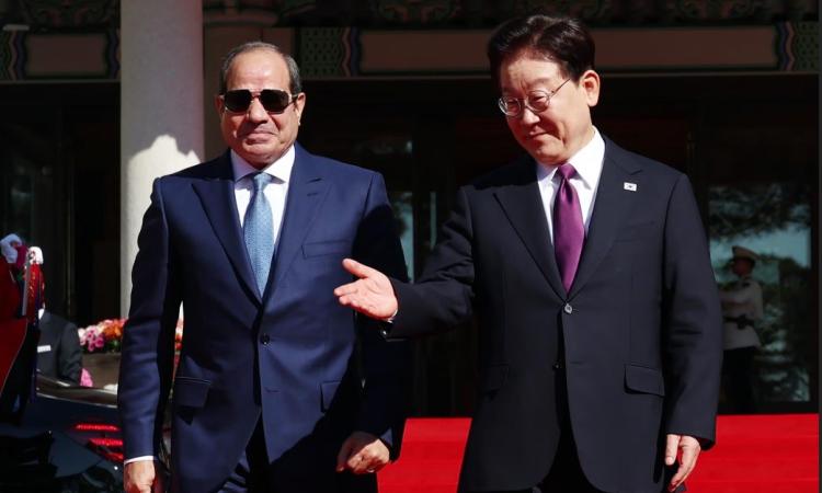 مراسم استقبال رسمية للرئيس السيسي بالمقر الرئاسي بسول يقيمها الرئيس الكوري 