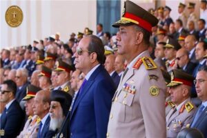 الرئيس: القوات المسلحة أنقذت مصر في 2011 انحازت لإرادة الشعب في 2013حماية الوطن مسؤولية مشتركة تبدأ من الأسرة..لازم أحافظ على الدولة وأسلمها مرفوعة الرأس وقادرة