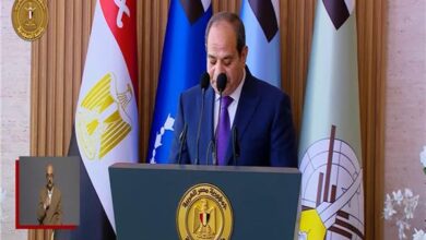  السيسي: لن نقف مكتوفي الأيدي أمام أي مساس بأمن السعودية..ويطلب من البرلمان عقد جلسة طارئة لتفويضه في أي تدخل تطلبه