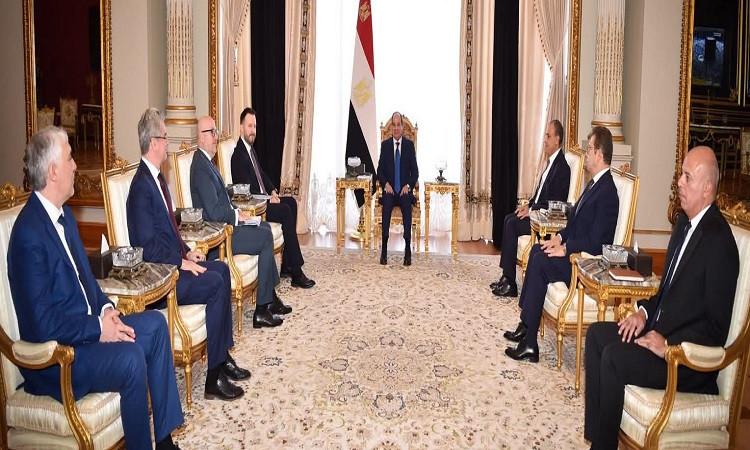 الرئيس السيسي يؤكد حرص مصر على مواصلة التنسيق مع الجانب الروسي 