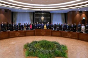رئيس الوزراء يشهد توقيع 3 اتفاقيات بشأن تمويل وتنفيذ مشروع "دندرة" للطاقة الشمسية