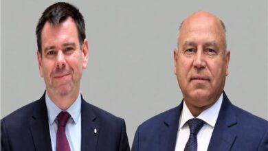 وزير النقل يتفق مع نظيره المجري على استكمال توريد 44 عربة قطار جديدة لمصر