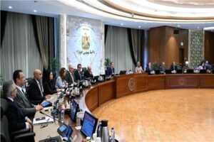 مجلس الوزراء يوافق على 12 قرارا منها 43 طلباً لتخصيص قطع أراضٍ لبعض الشركات بنظام البيع بالدولار الأمريكي من خارج البلاد وفقاً للضوابط والآليات المعتمدة